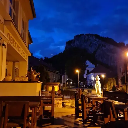 Penzion Obecna Skola Svatý Jan pod Skalou
