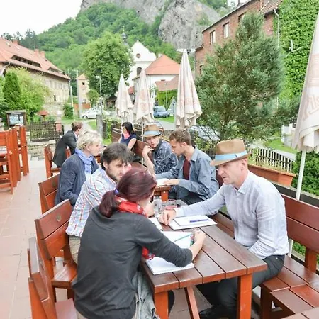 Obecna Skola Pensionat 3*